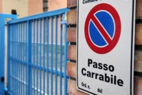 Avvisi di accertamento pazzi sui passi carrabili. Come difendersi.